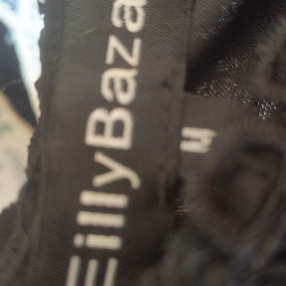 Beautiful fully lined lace dress sz. M see thru ar the waist line never worn new - Picture 5 of 7